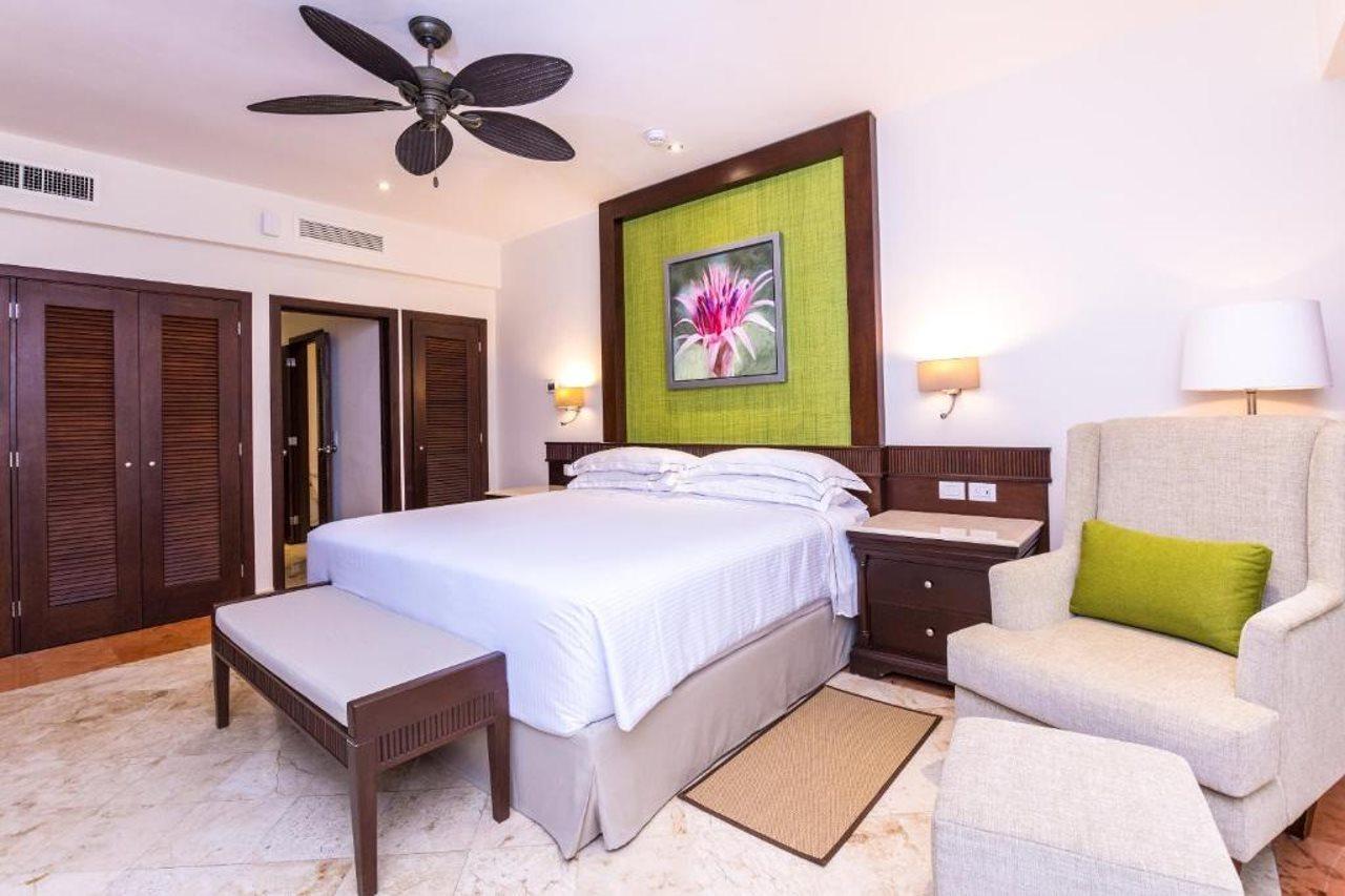 Occidental At Xcaret Destination Hotell Playa del Carmen Eksteriør bilde A bedroom at the Hard Rock Hotel