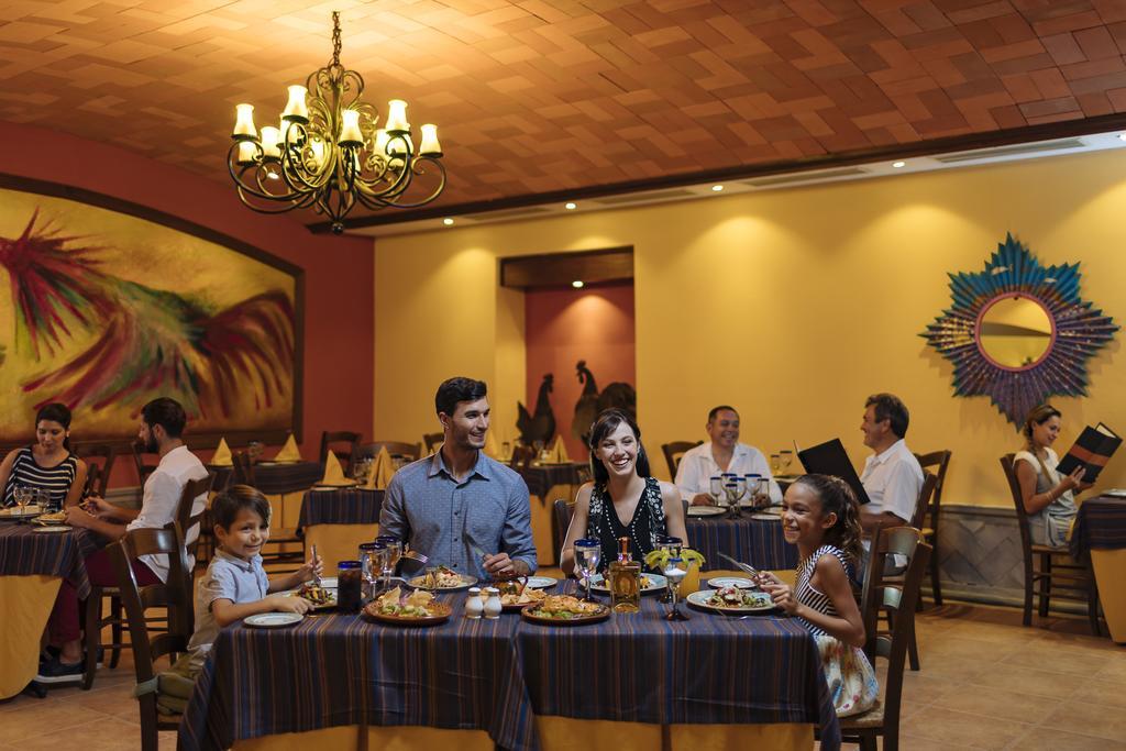 Occidental At Xcaret Destination Hotell Playa del Carmen Eksteriør bilde A restaurant at the resort