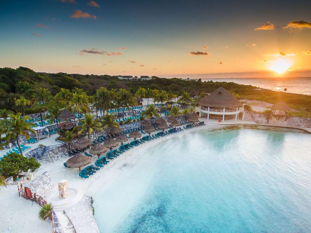 Occidental At Xcaret Destination Hotell Playa del Carmen Natur bilde Aerial view of the beach at the Hard Rock Hotel Cancun